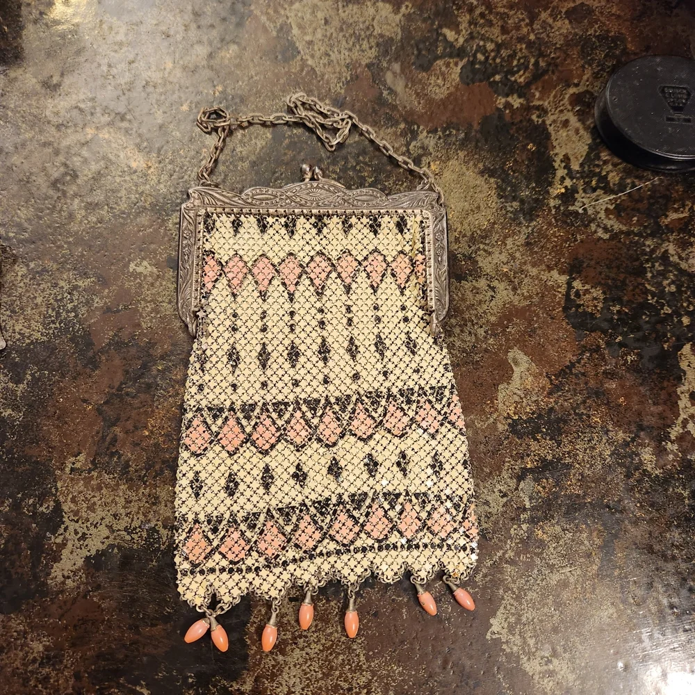 Art Deco Beaded Clutch in Cream and Black - Picture 2 of 5